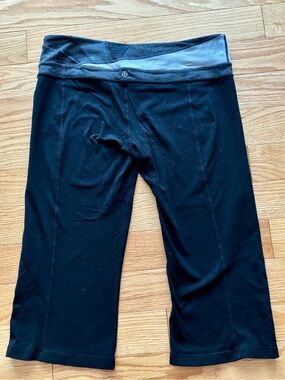 Lululemon Black Cropped Athletic Leggings Size 12